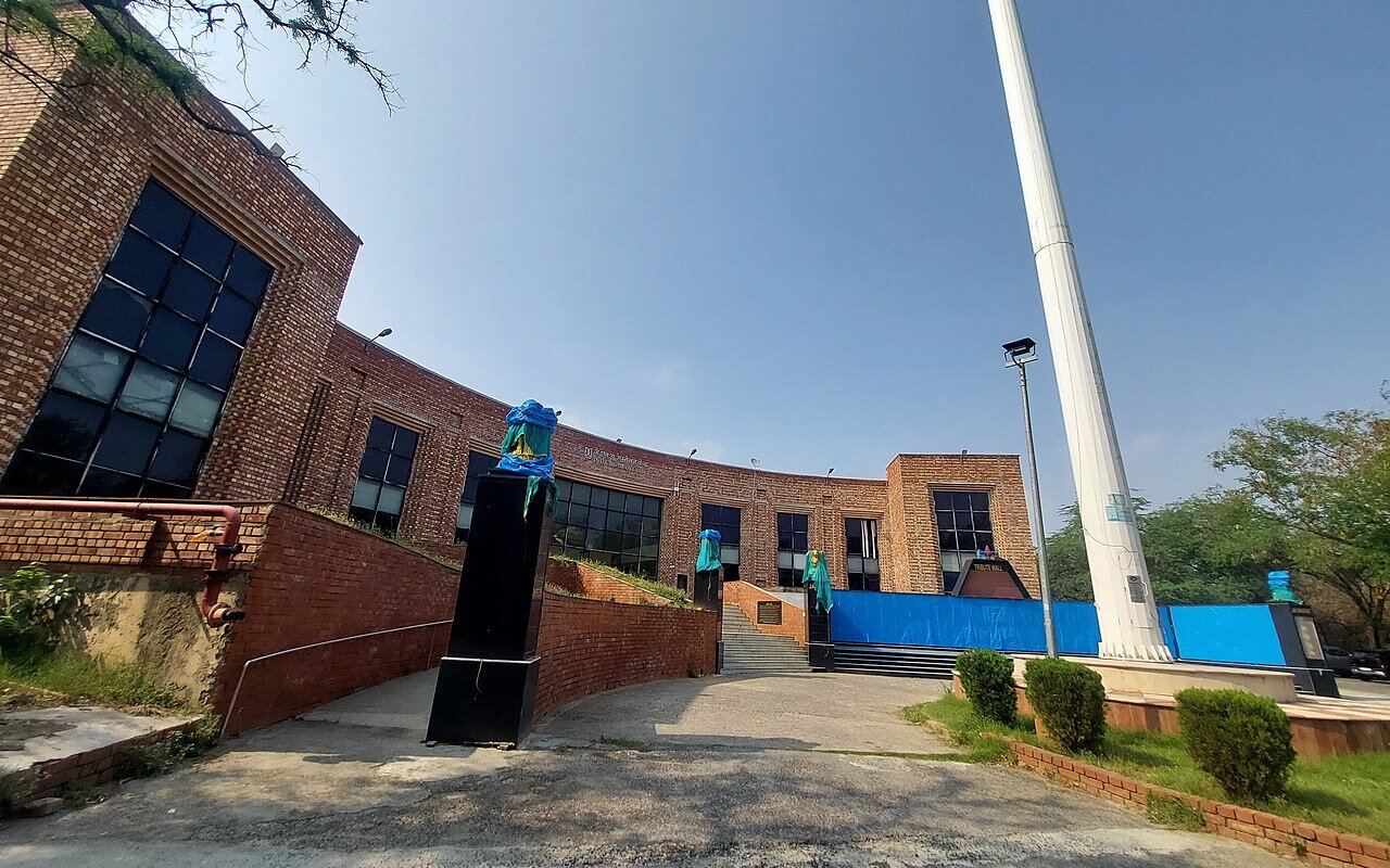 दिल्ली हाईकोर्ट का फैसला: JNU में ‘डिप्रिवेशन प्वाइंट’ लागू करने पर क्या बदलाव होंगे?
