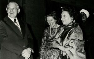 दुनिया की सबसे लंबे बालों की धारक रेनू धारीयल: विशेषज्ञ क्या सुझा रहे हैं और इसका क्या मायना है