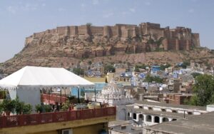 मोबाइल टावरों के उपकरणों की चोरी: अंतरराज्यीय गिरोह के तीन आरोपी गिरफ्तार, पुलिस ने वारदातों का खुलासा किया