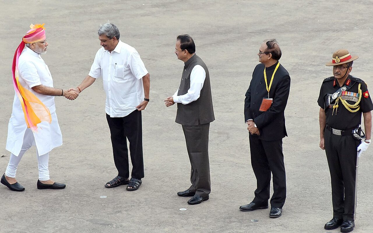 Modi stresses energy security on Independence Day, says there is no shortage of gas, fuel or urea