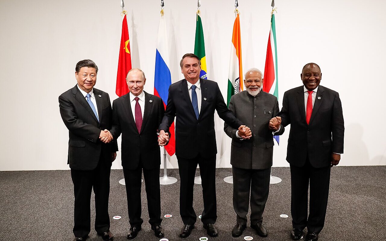 Un informe proyecta que India podría superar a China en consumidores acomodados hacia 2036